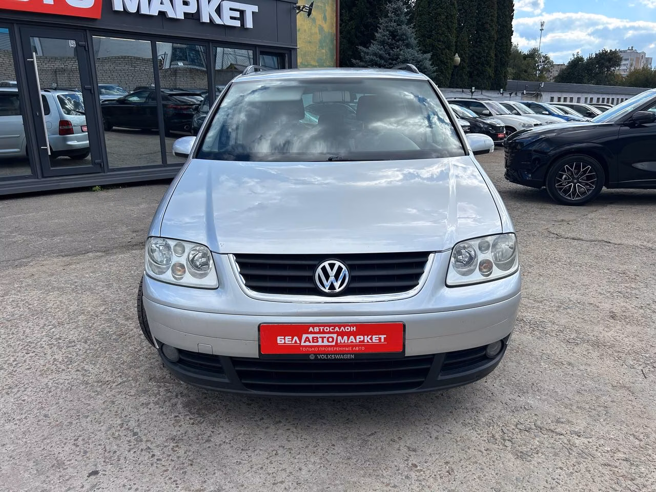 Volkswagen Touran фото 2
