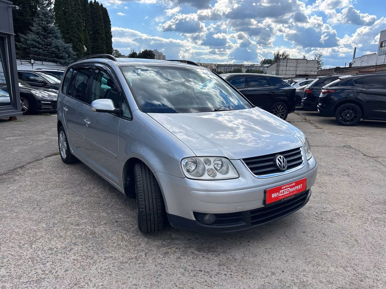 Volkswagen Touran фото 3