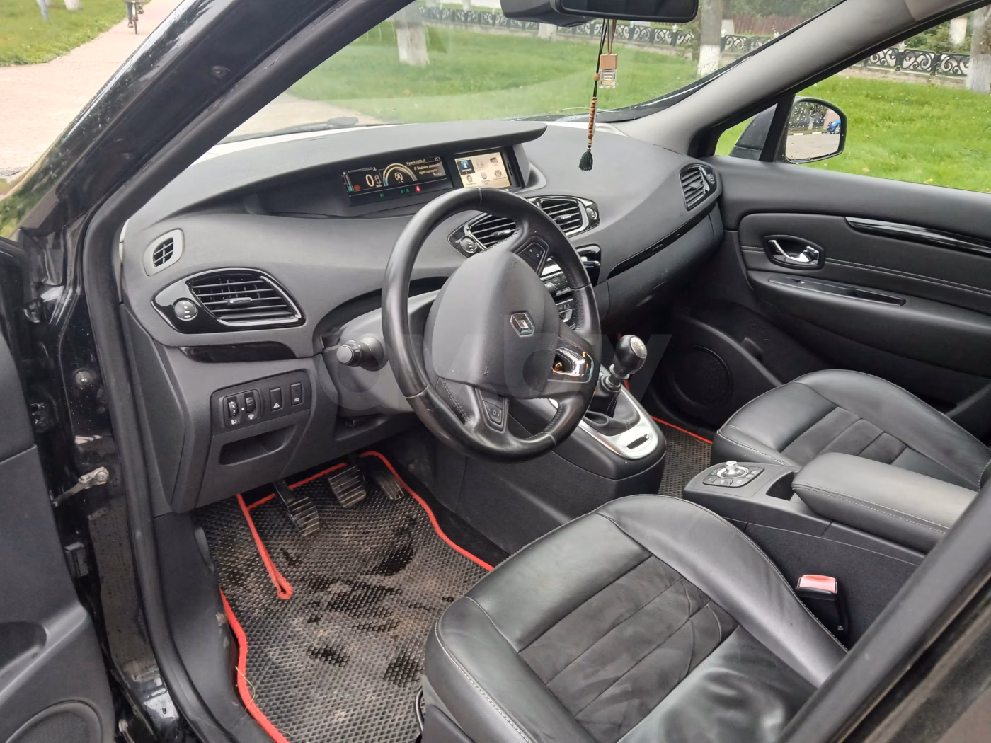 Renault Grand Scenic фото 8