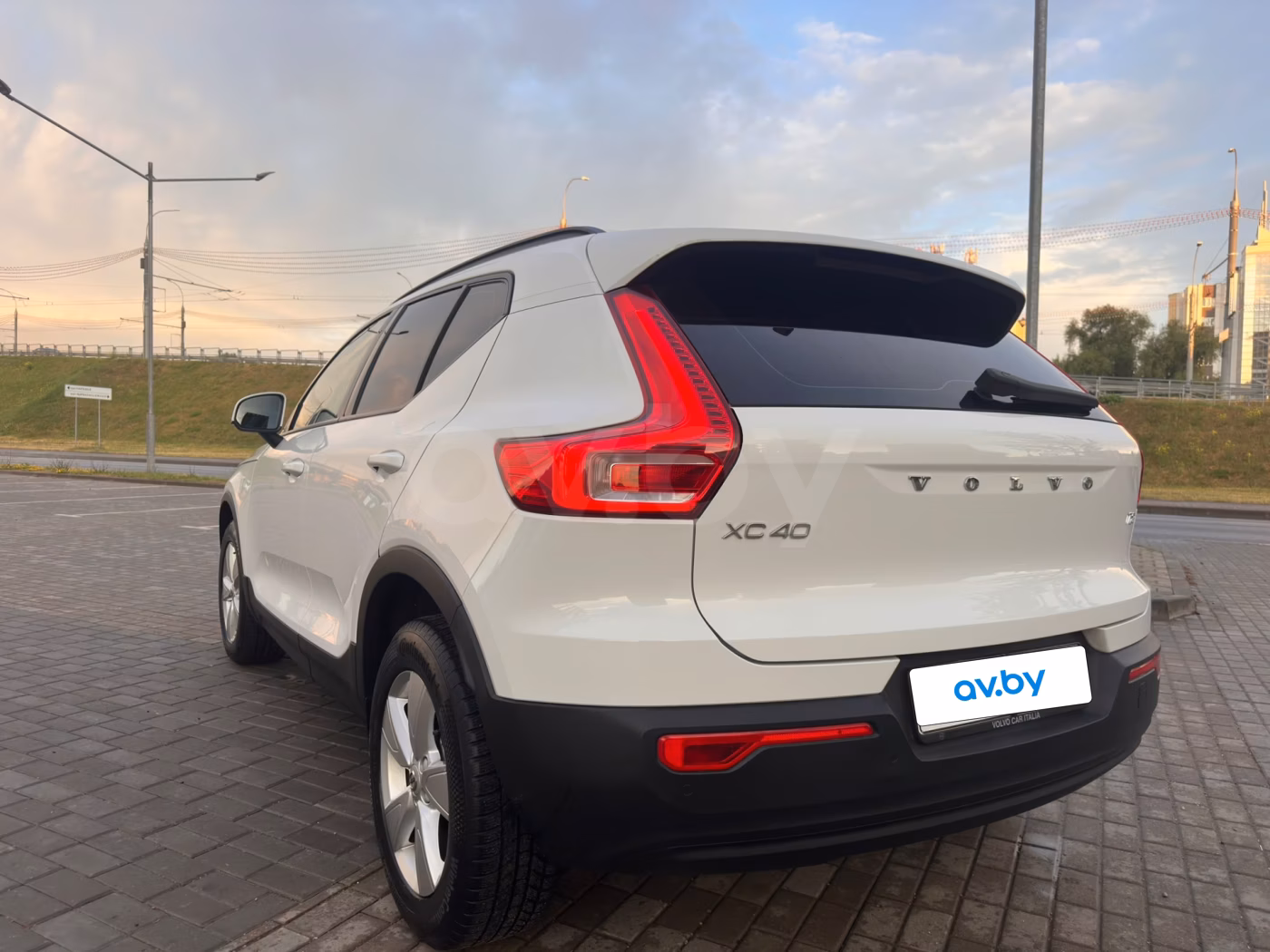 Volvo XC40 фото 10