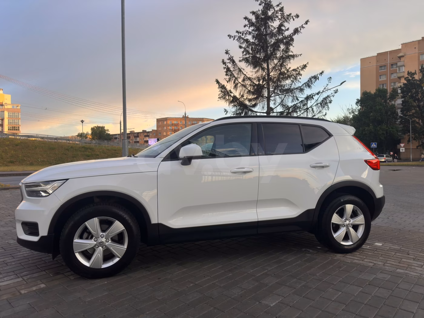 Volvo XC40 фото 12