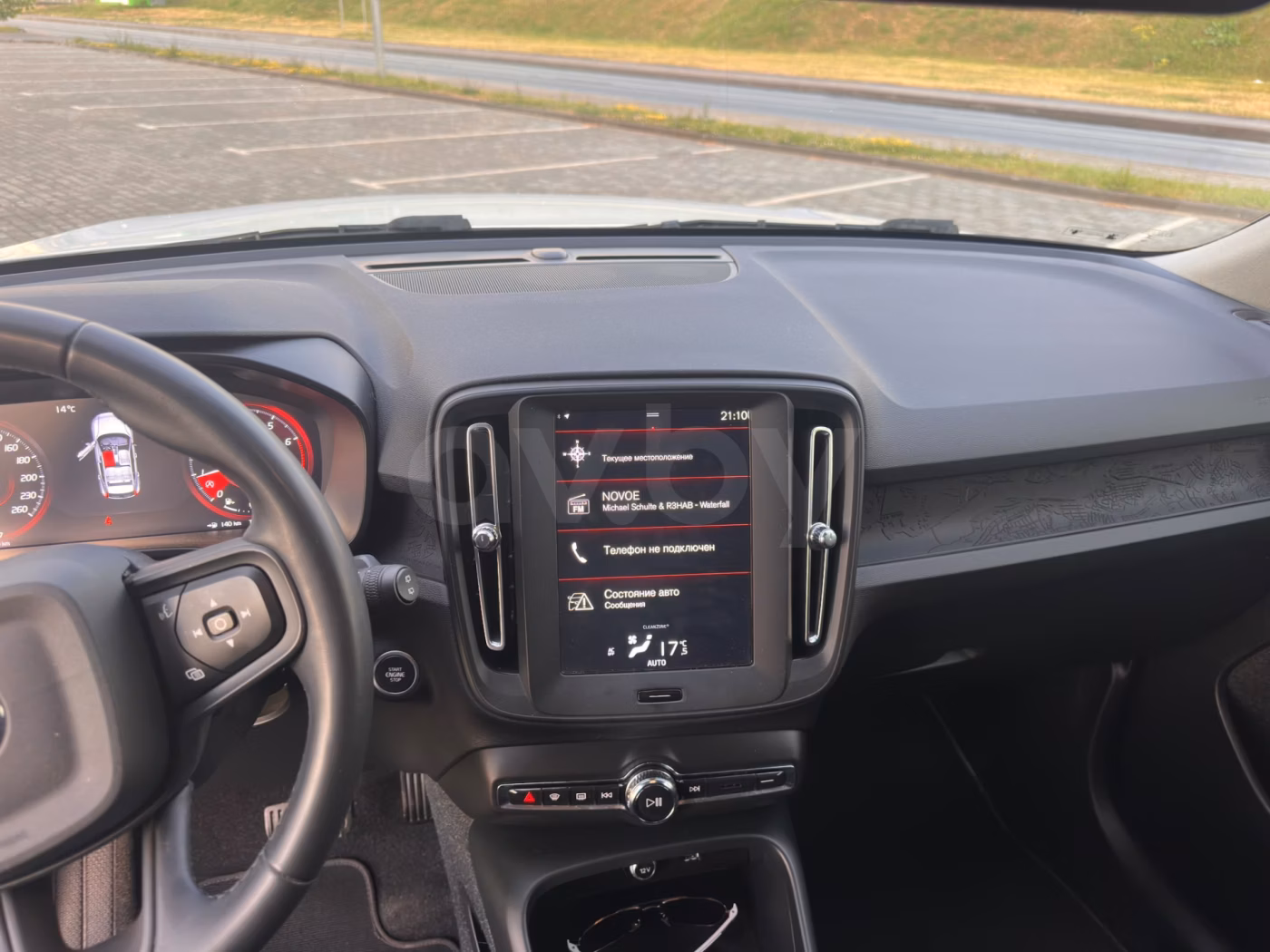Volvo XC40 фото 9