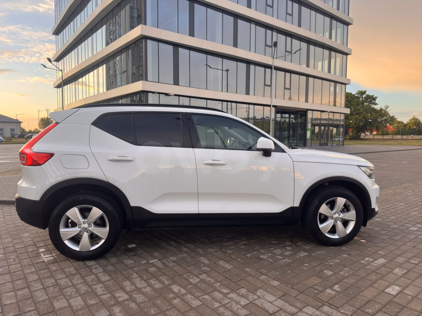 Volvo XC40 фото 16