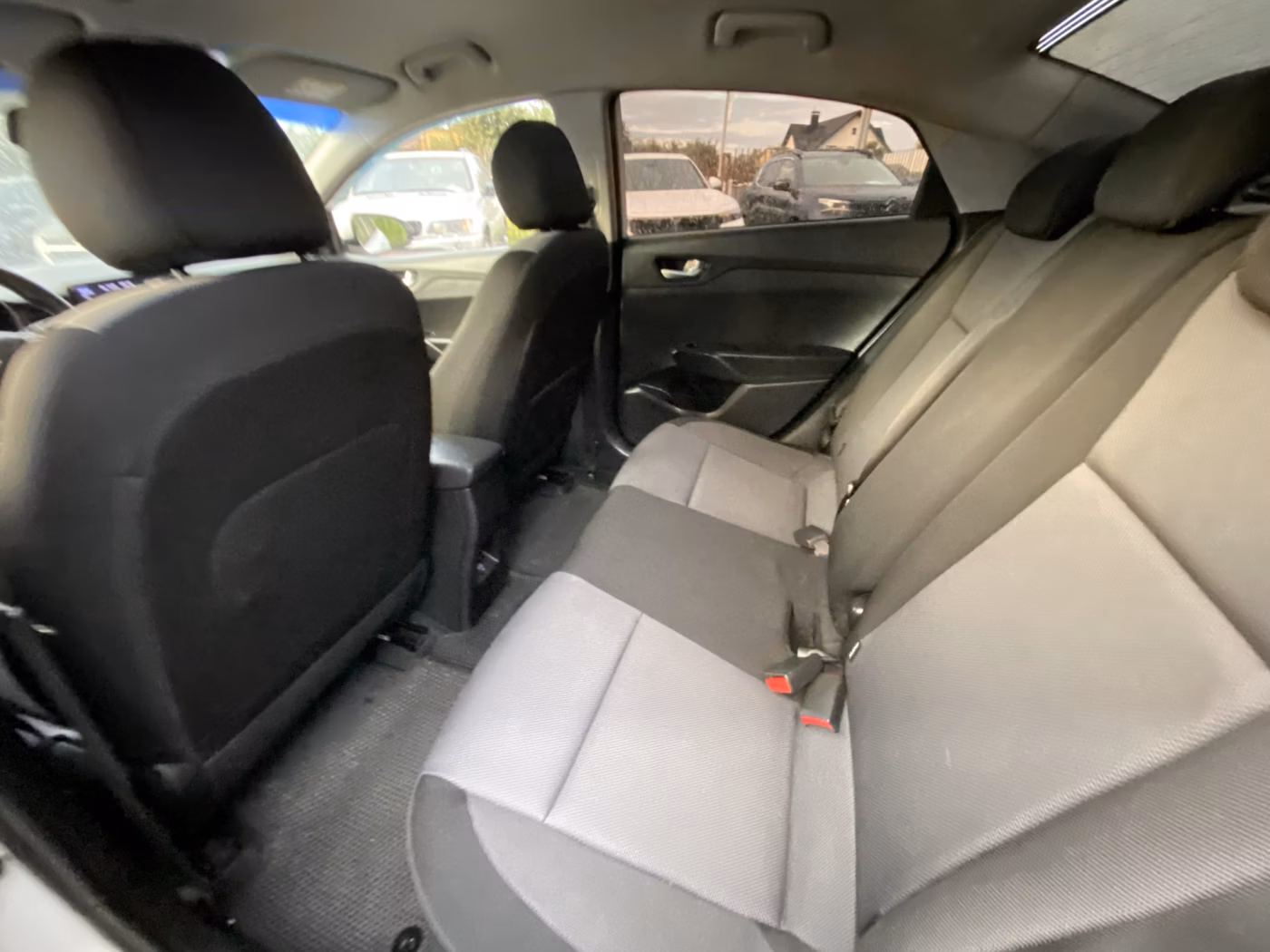 Hyundai Accent фото 12