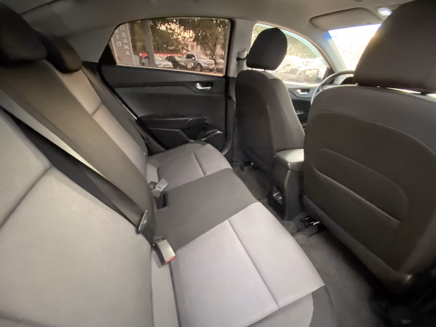 Hyundai Accent фото 8