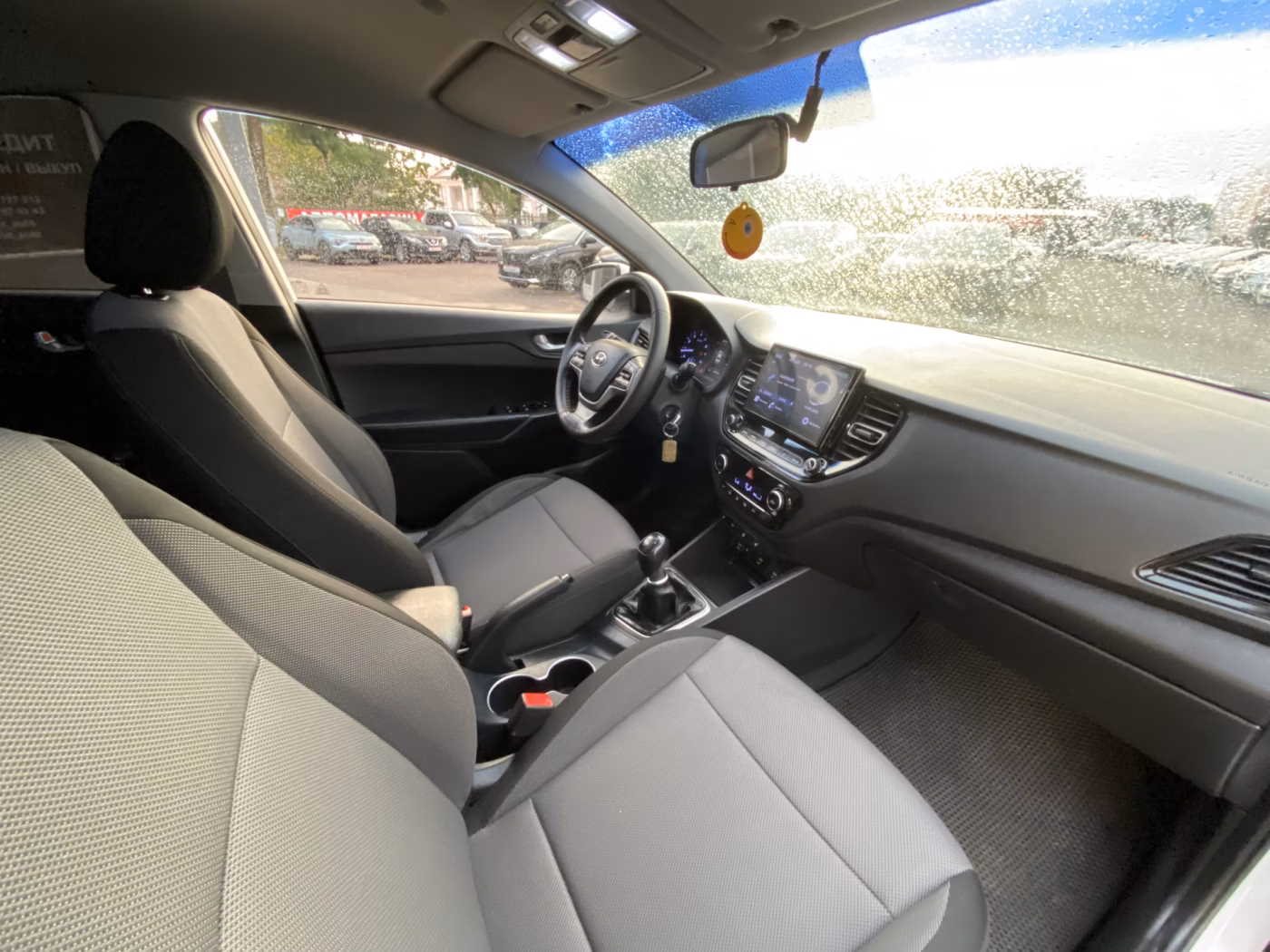 Hyundai Accent фото 9