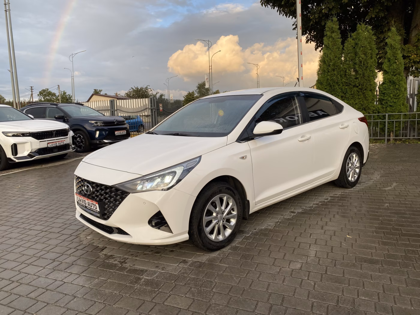 Hyundai Accent фото 3