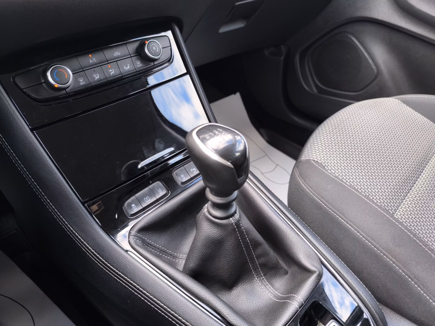 Opel Grandland X фото 16