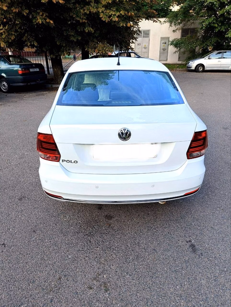 Volkswagen Polo Sedan фото 2