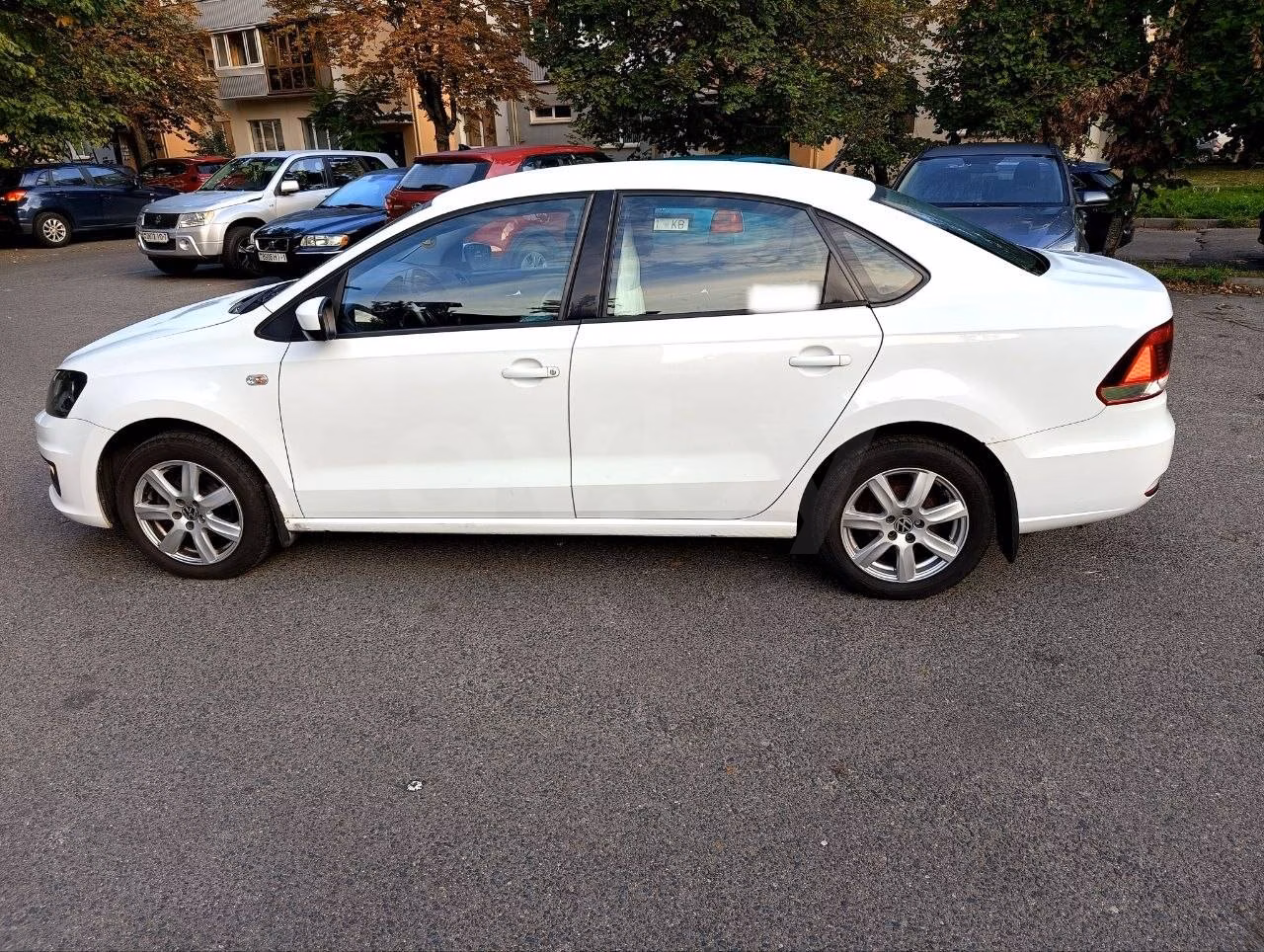 Volkswagen Polo Sedan фото 3