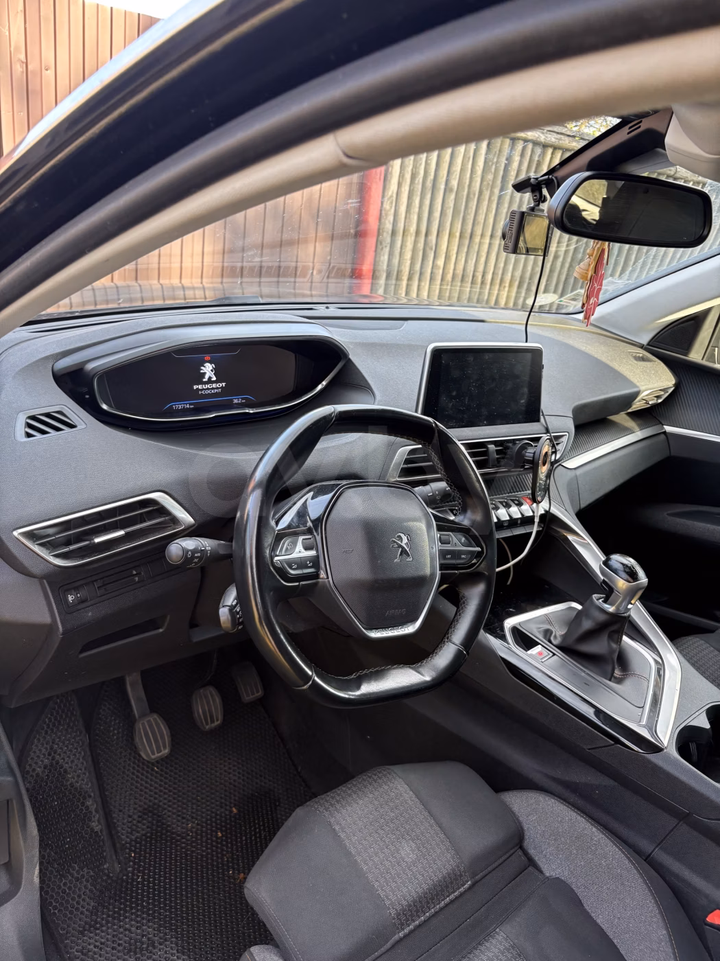 Peugeot 5008 фото 8