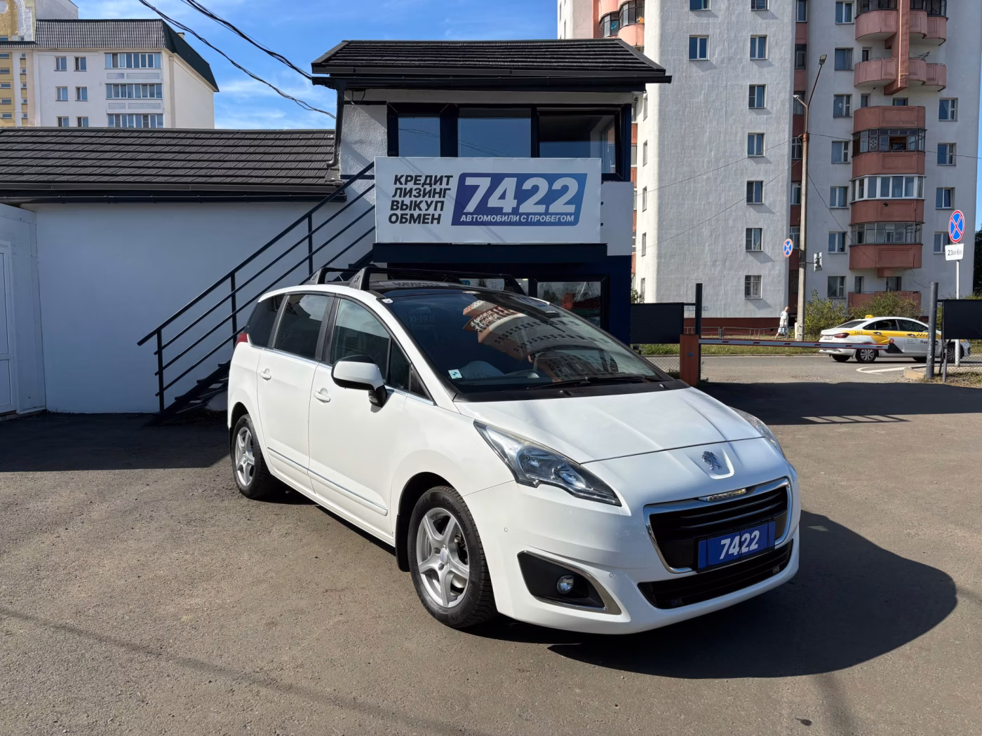 Peugeot 5008 фото 3