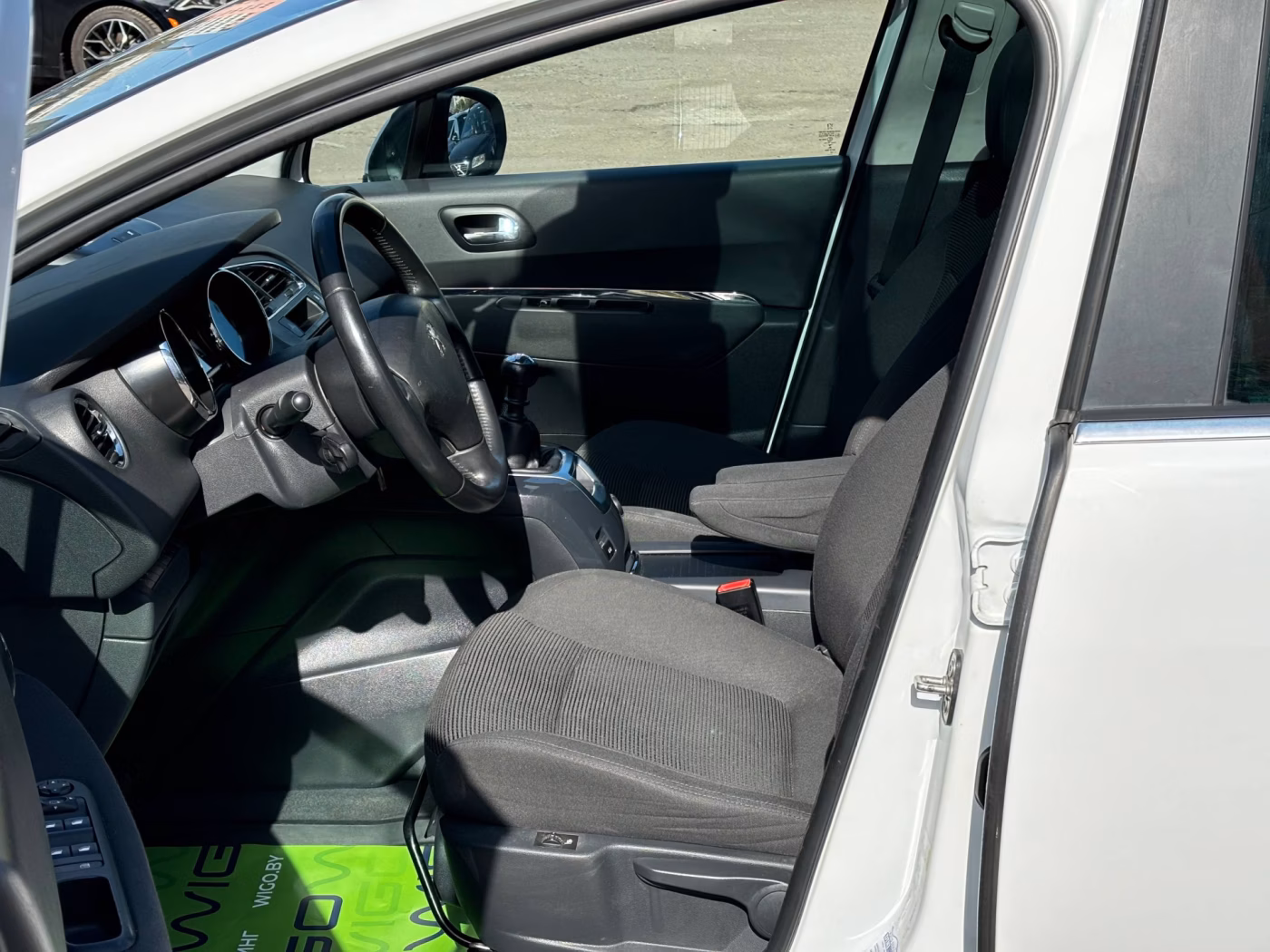 Peugeot 5008 фото 9