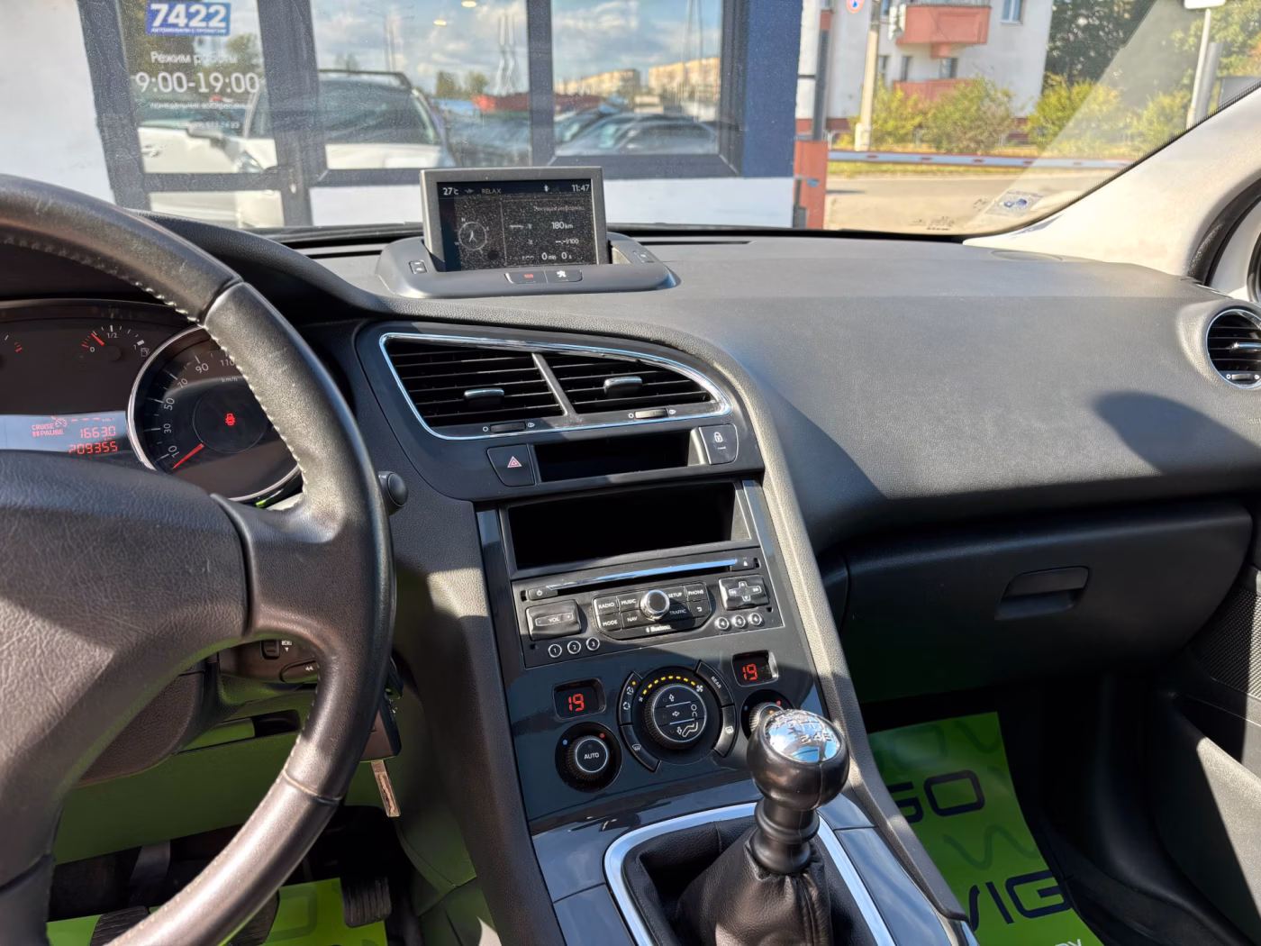 Peugeot 5008 фото 12