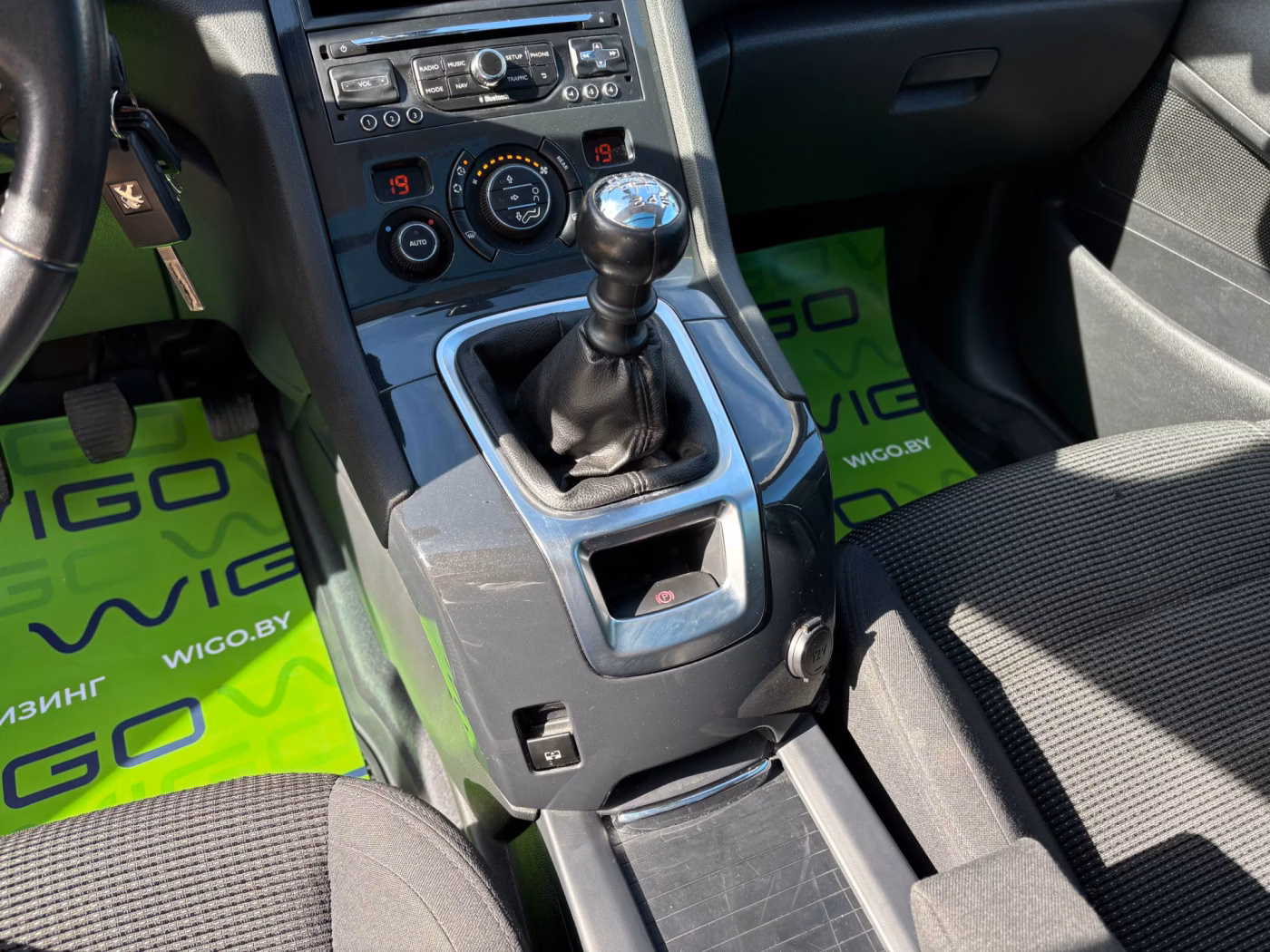Peugeot 5008 фото 13