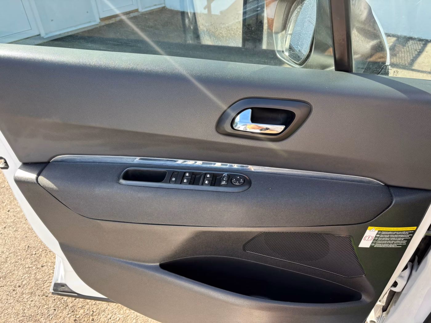 Peugeot 5008 фото 15
