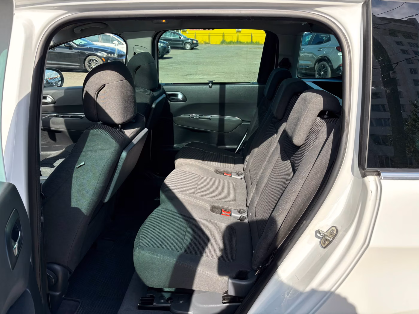 Peugeot 5008 фото 16