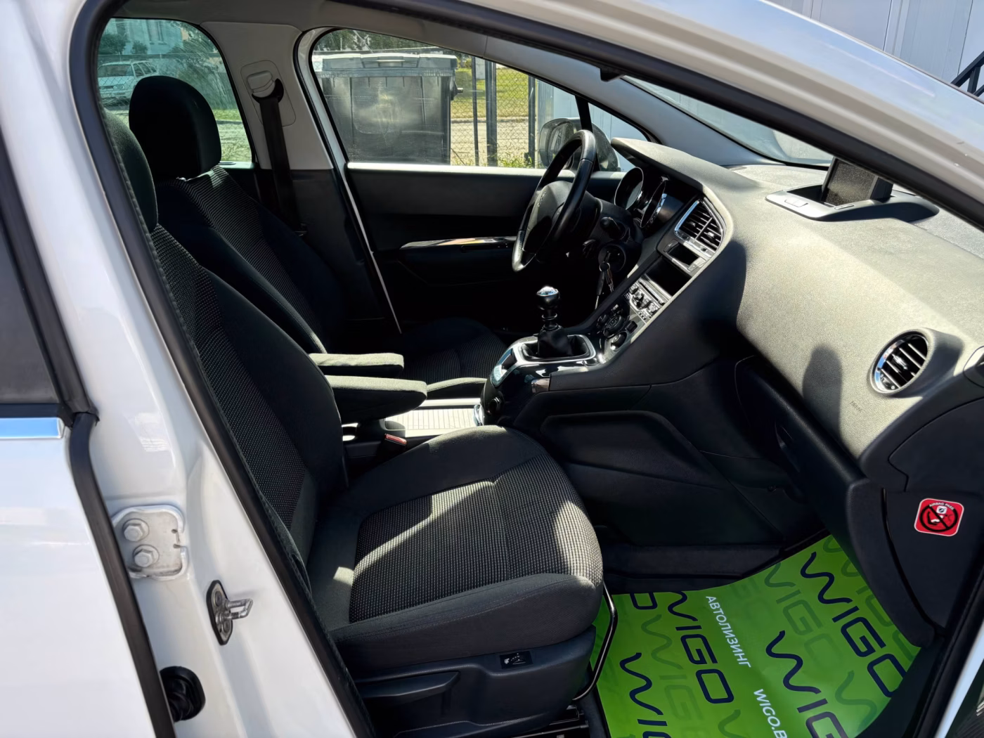 Peugeot 5008 фото 19