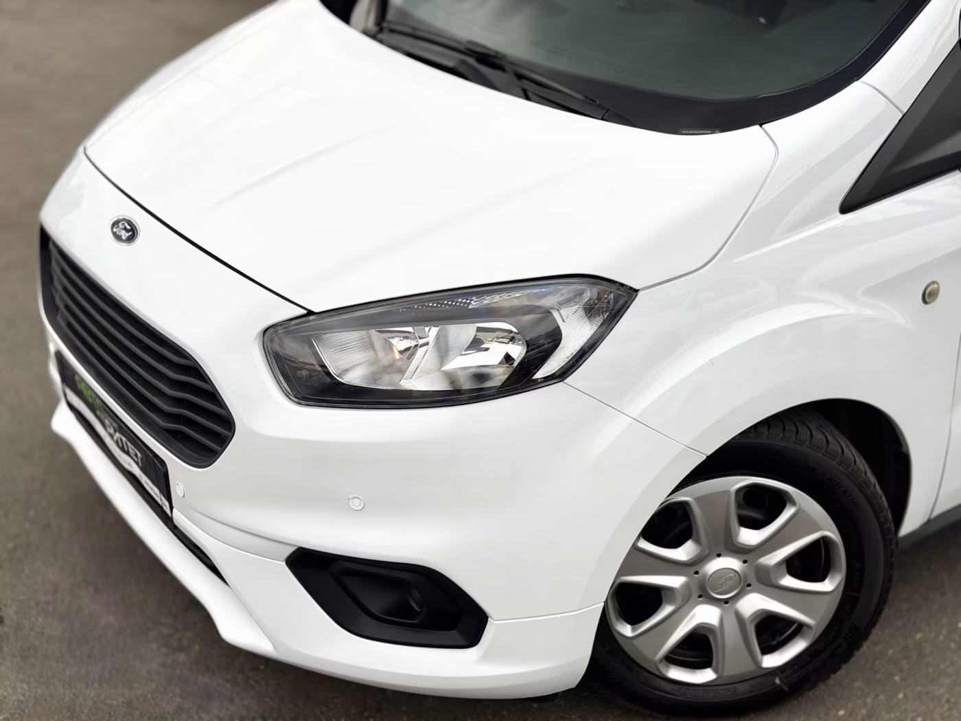 Ford Tourneo Courier фото 3