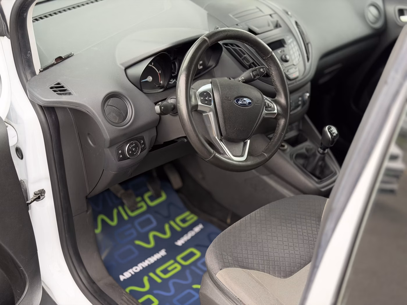 Ford Tourneo Courier фото 15