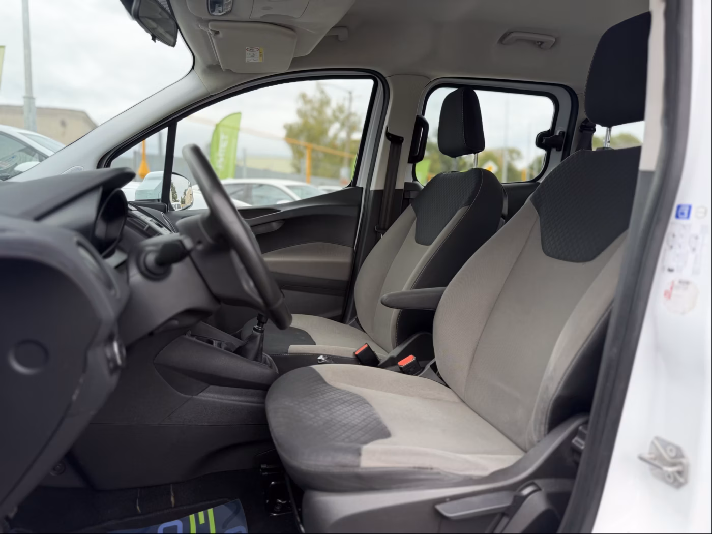 Ford Tourneo Courier фото 17