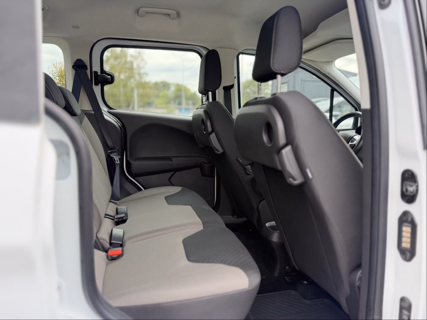 Ford Tourneo Courier фото 24