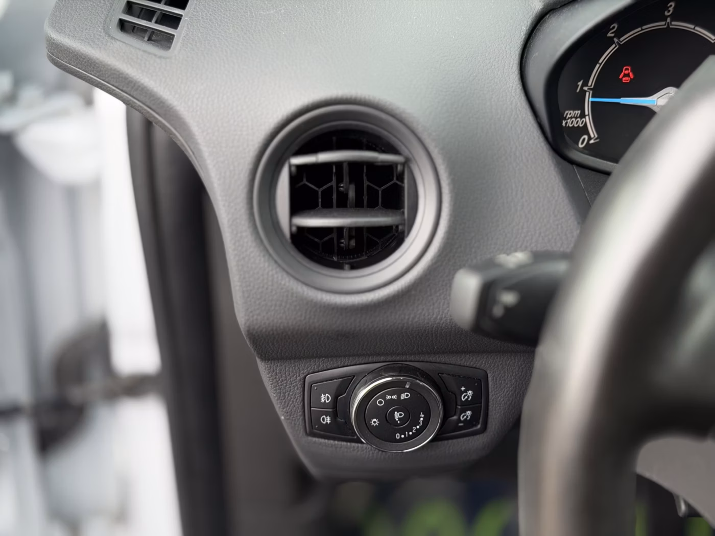 Ford Tourneo Courier фото 18