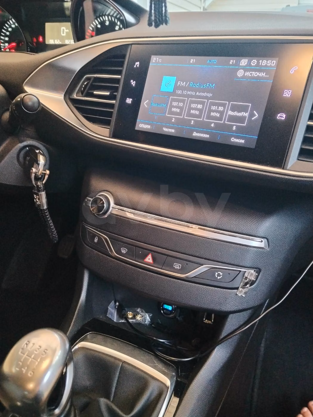 Peugeot 308 фото 9