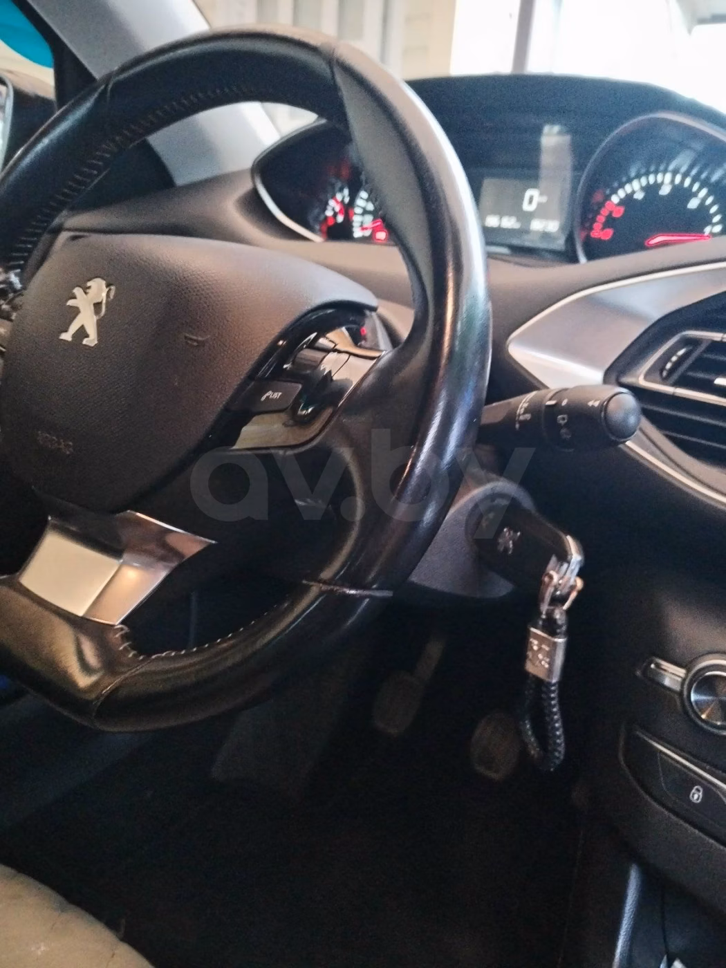 Peugeot 308 фото 8