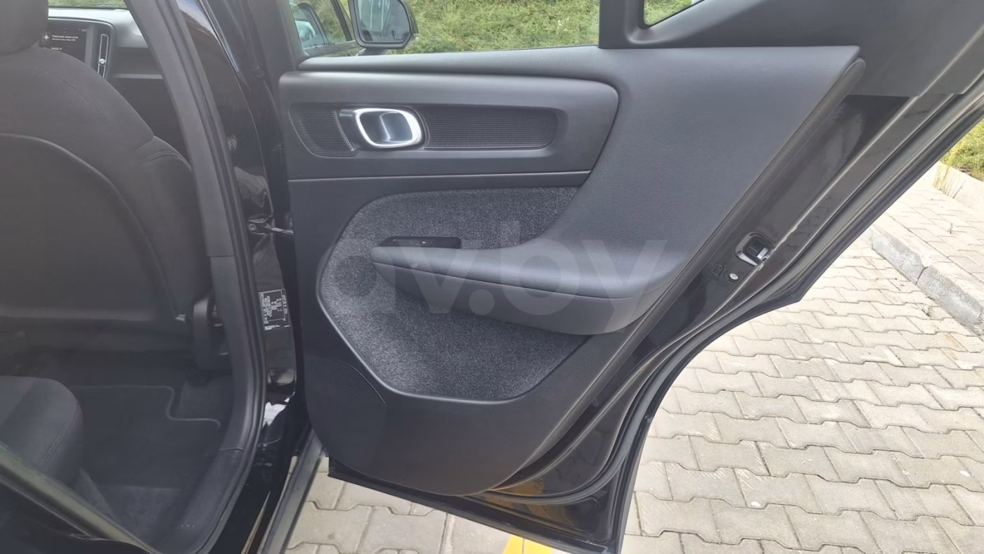 Volvo XC40 фото 5