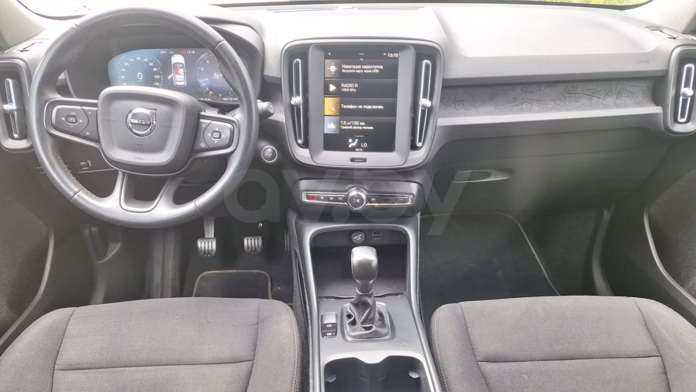 Volvo XC40 фото 10