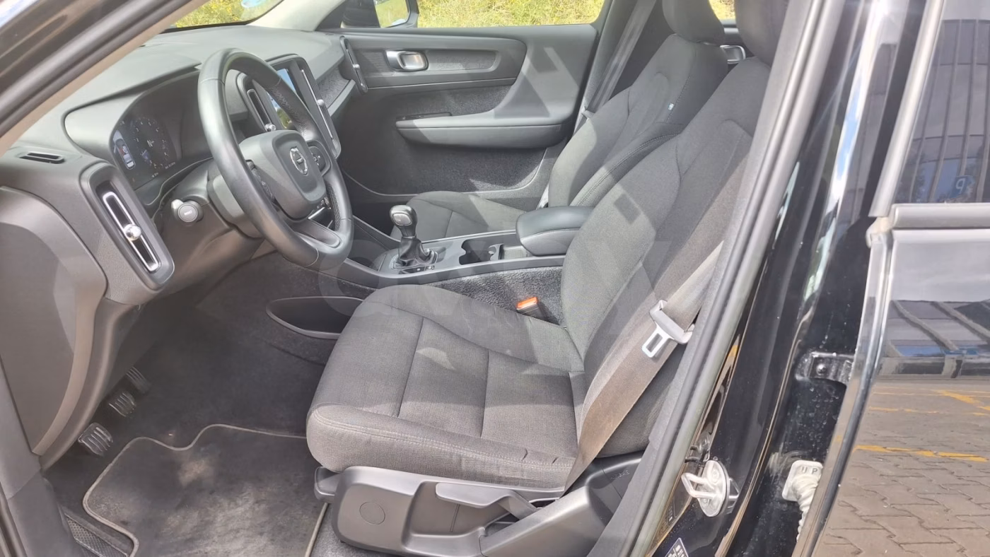 Volvo XC40 фото 15