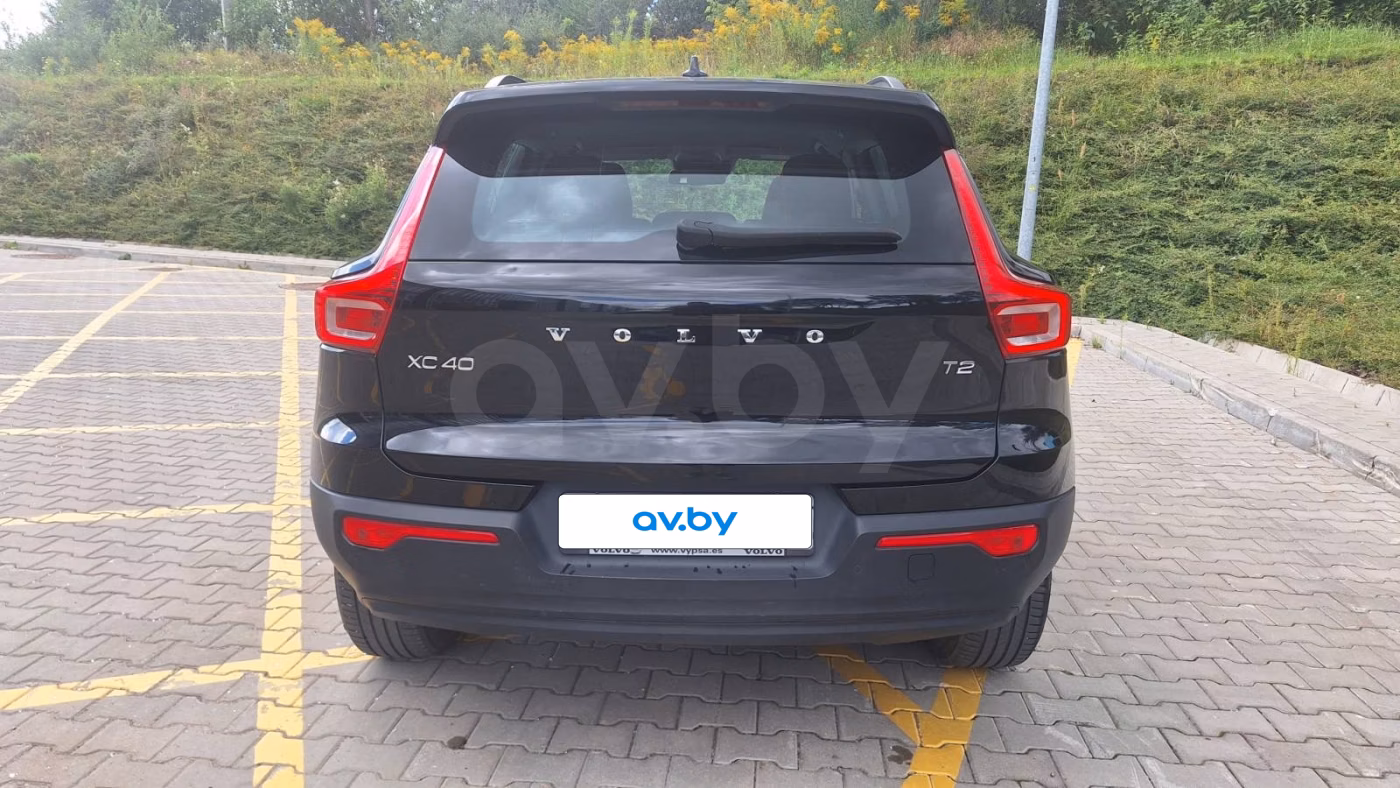 Volvo XC40 фото 16