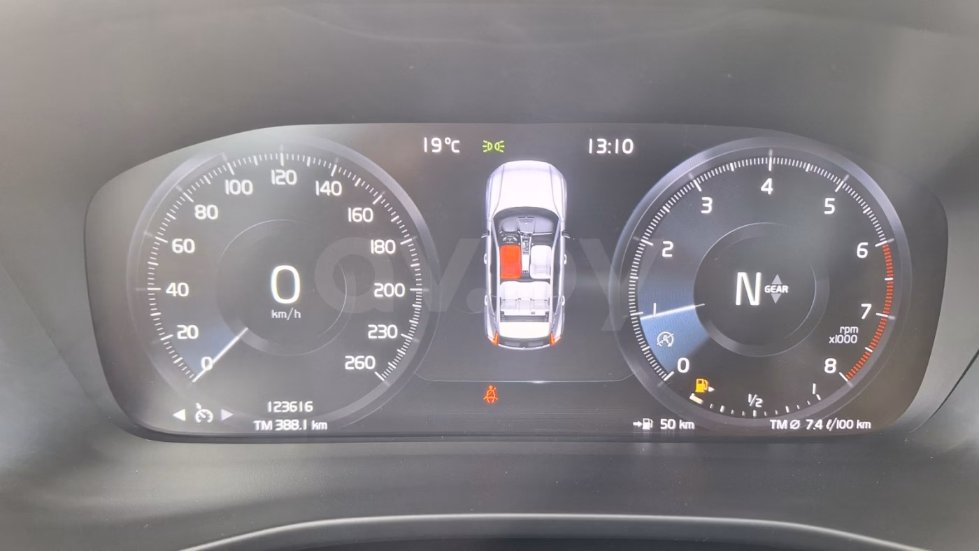 Volvo XC40 фото 14