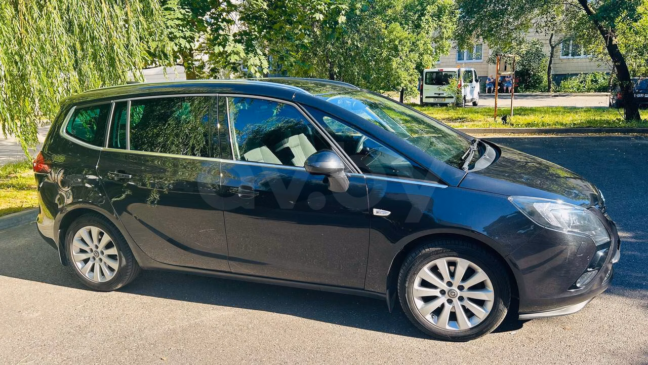 Opel Zafira фото 6