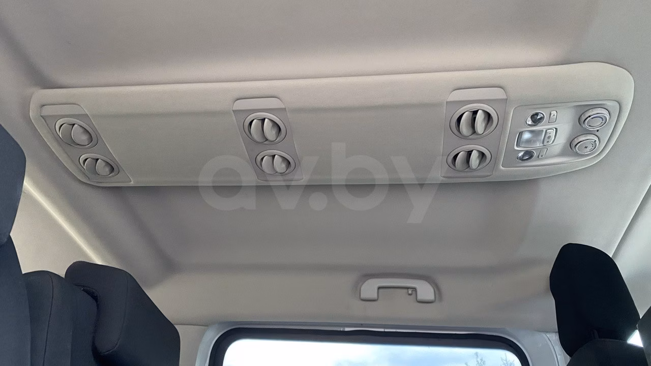 Opel Vivaro фото 10