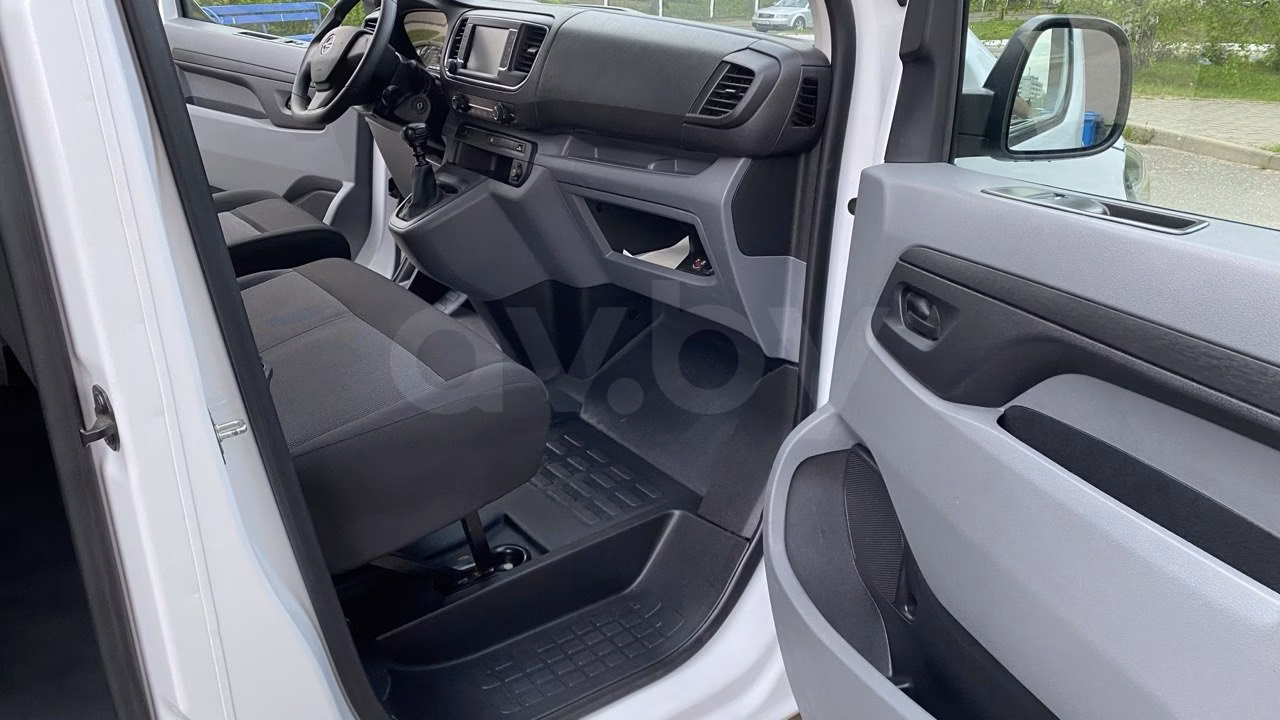 Opel Vivaro фото 14