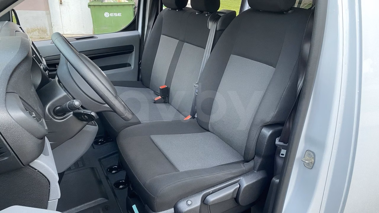 Opel Vivaro фото 17