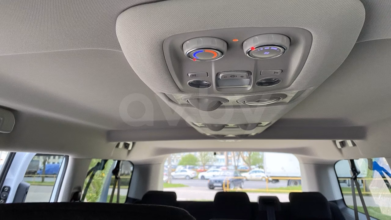 Opel Vivaro фото 18