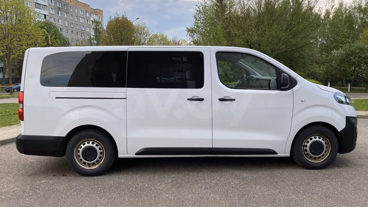 Opel Vivaro фото 6