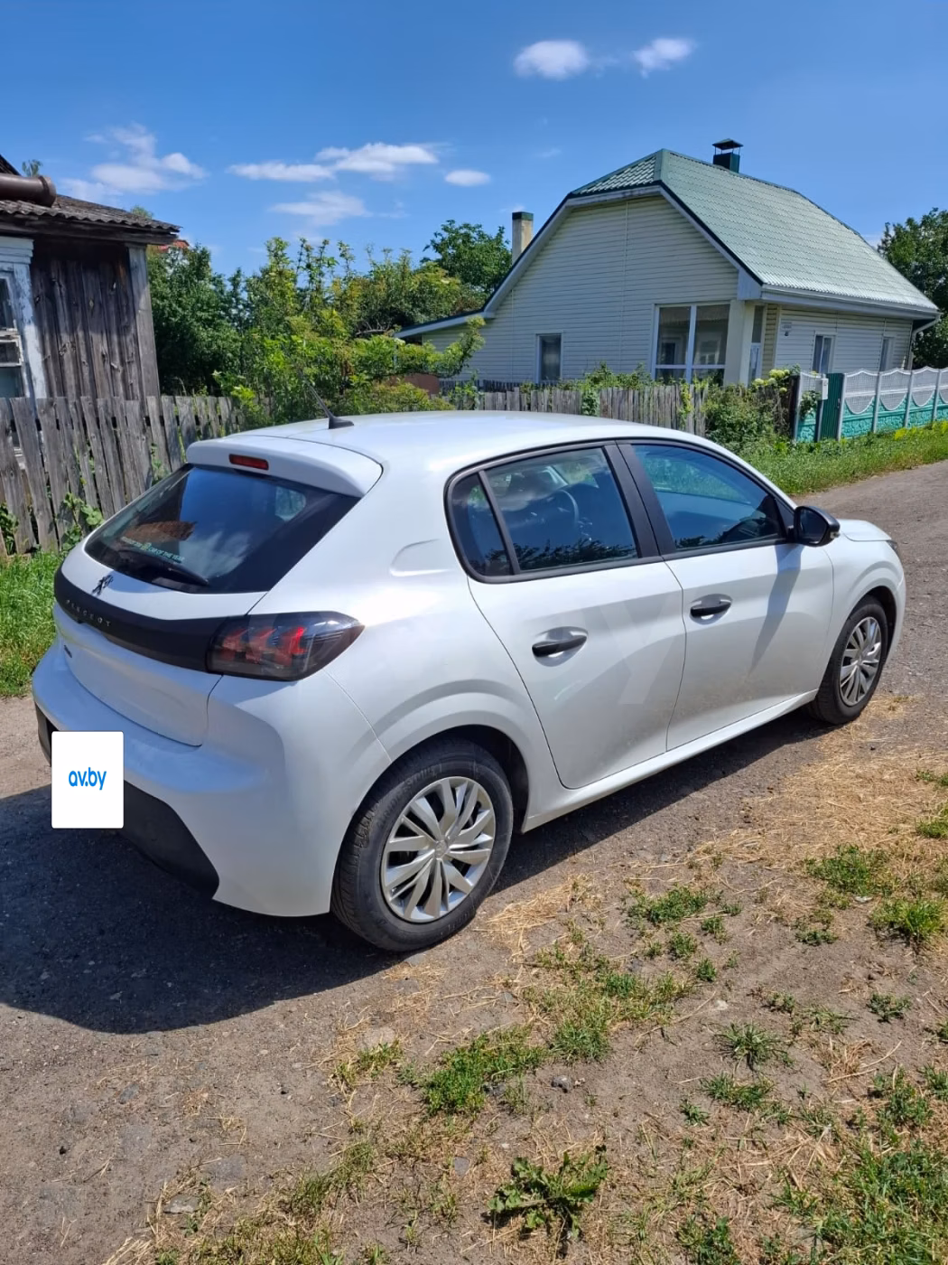 Peugeot 208 фото 4