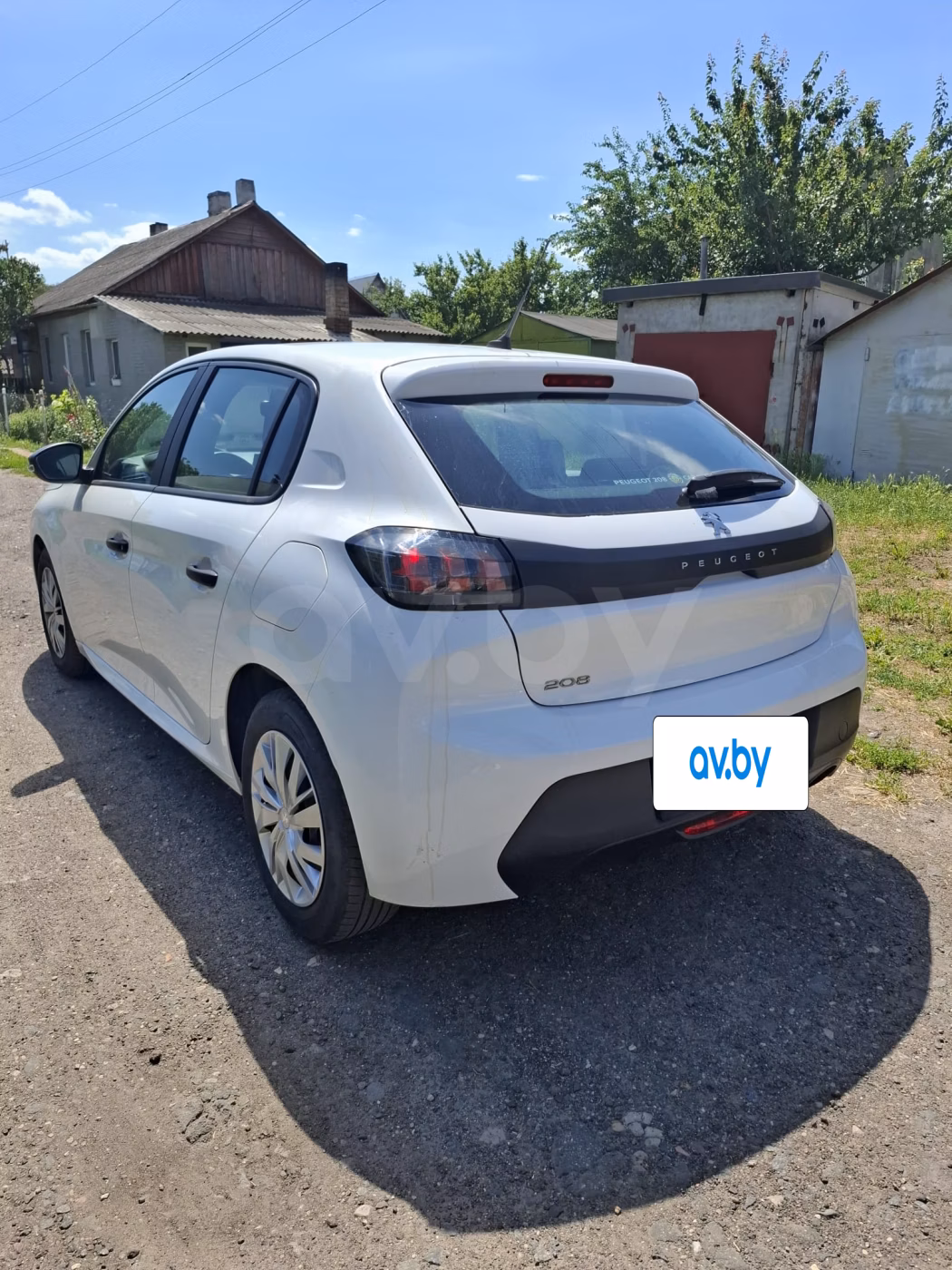 Peugeot 208 фото 2