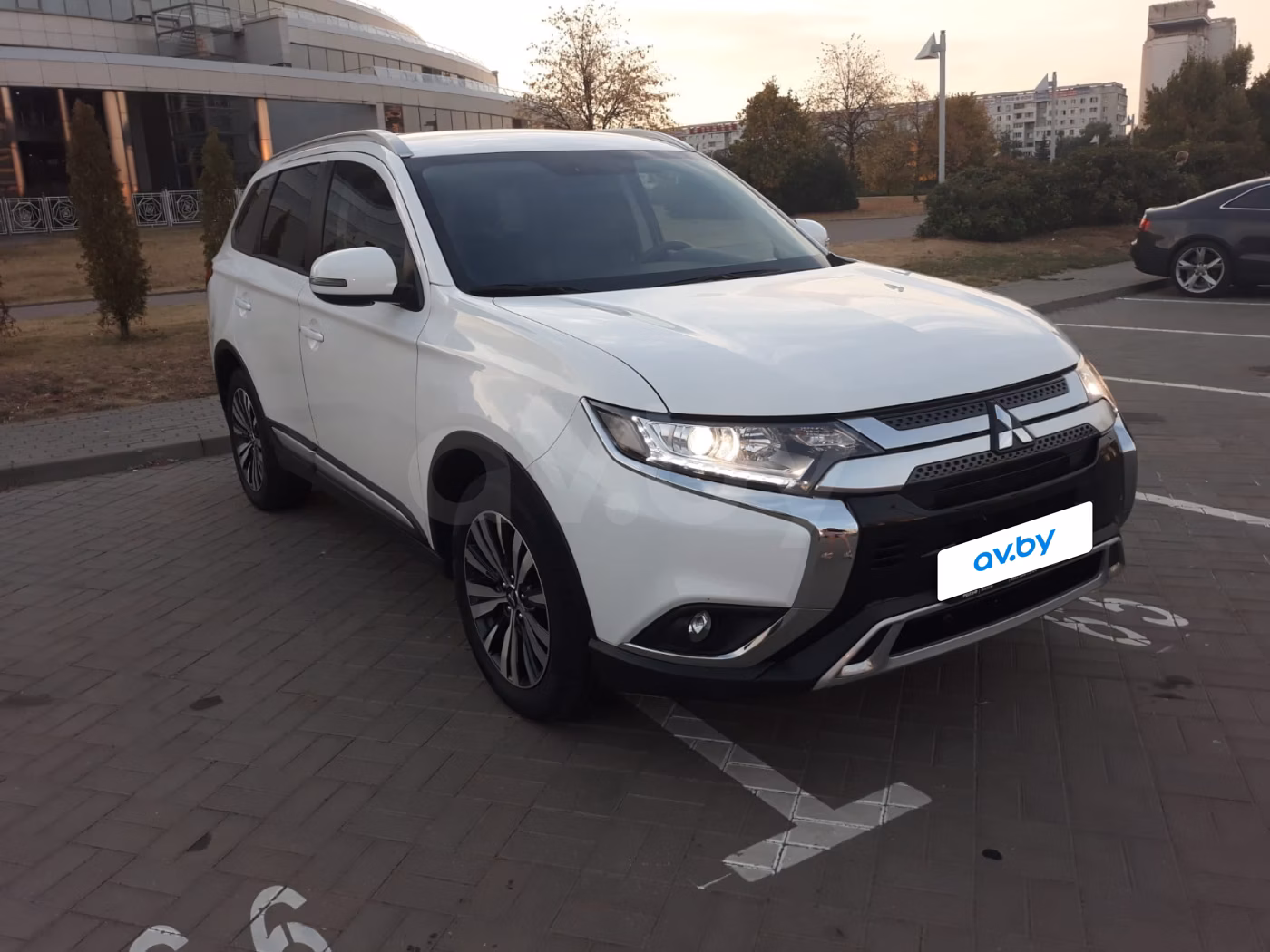 Mitsubishi Outlander фото 4