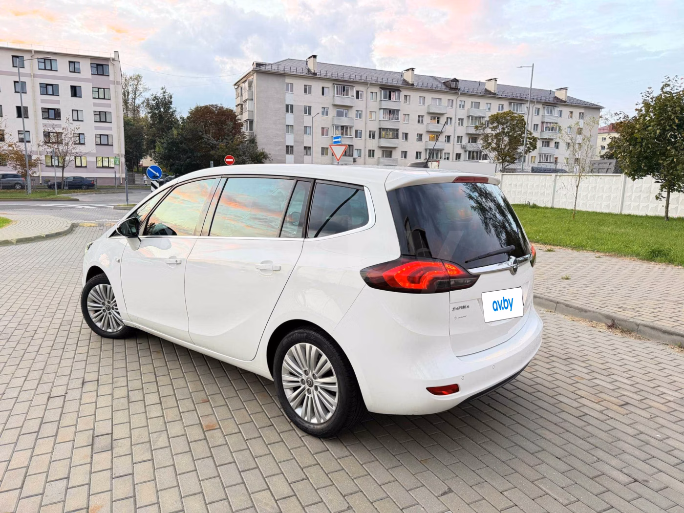 Opel Zafira фото 5