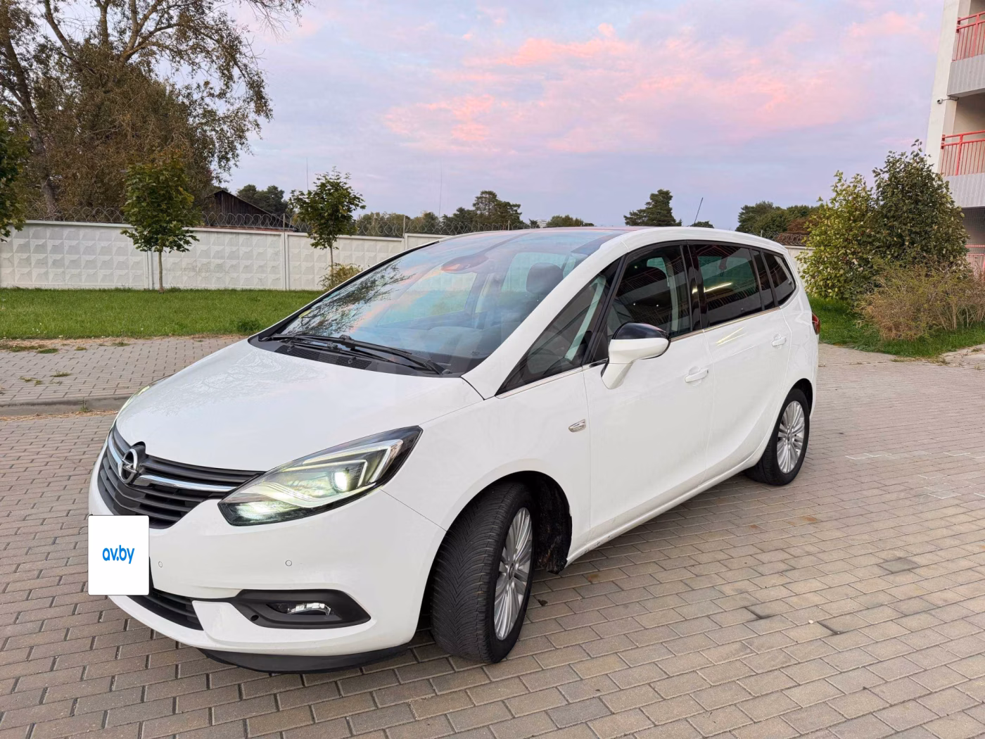 Opel Zafira фото 3