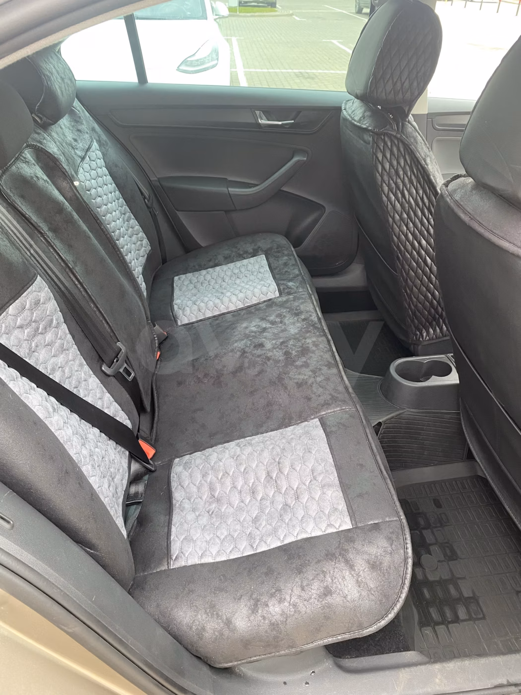 Skoda Rapid фото 9