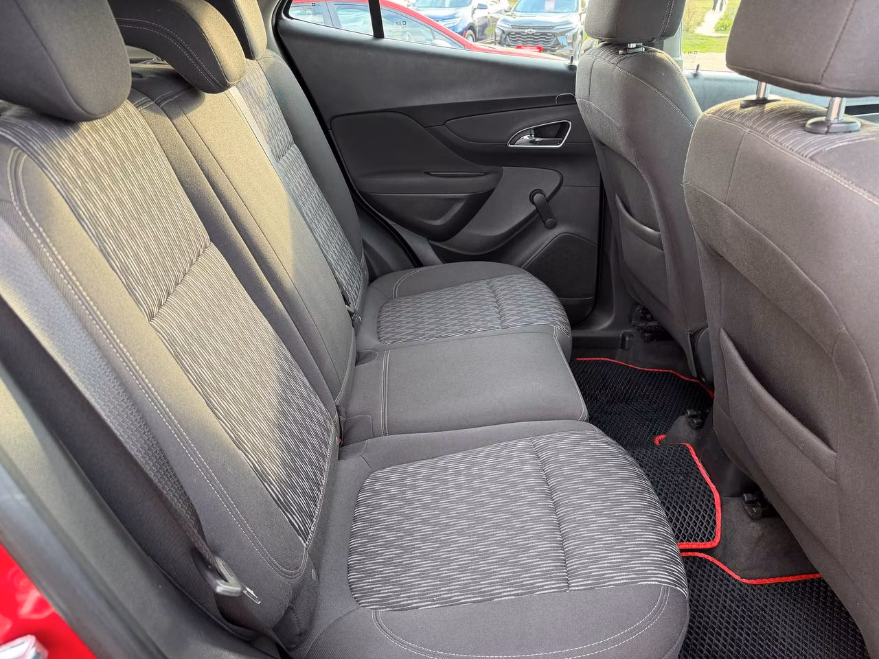 Opel Mokka фото 18