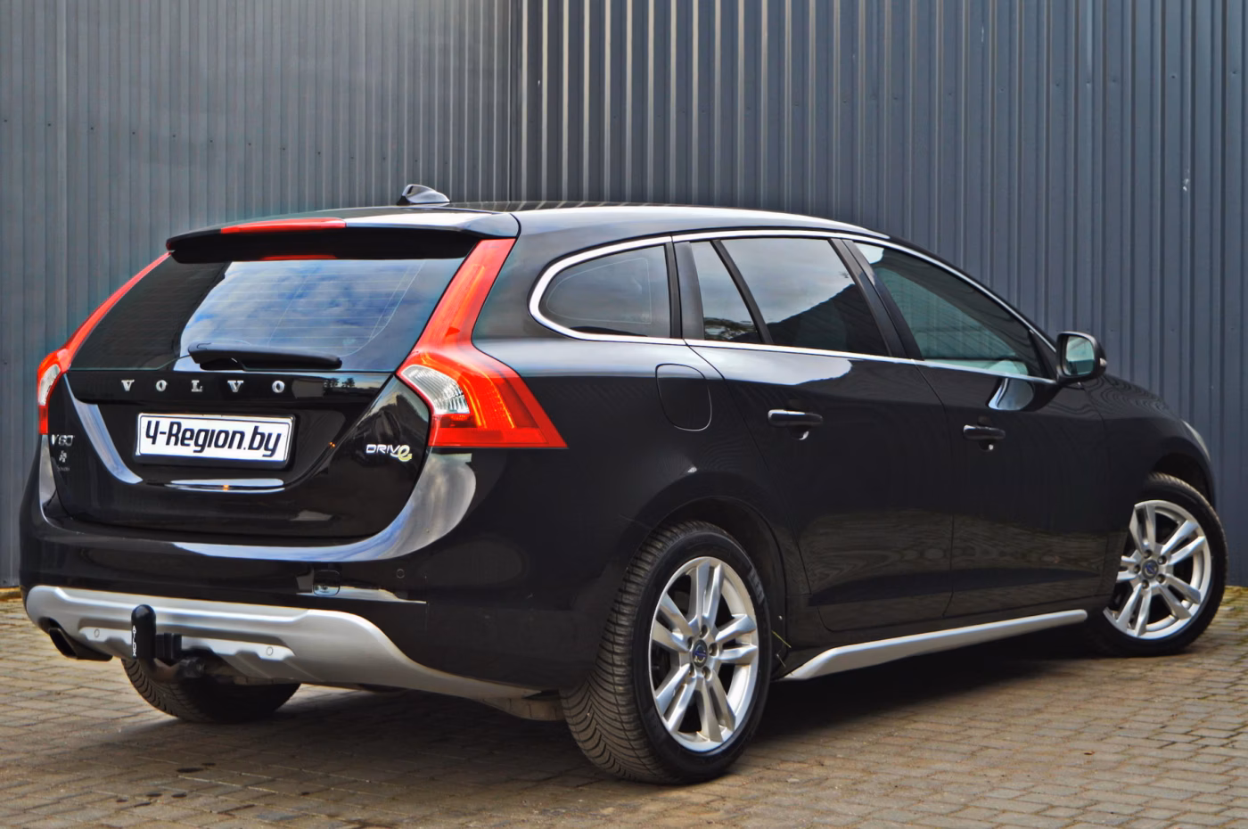 Volvo V60 фото 7