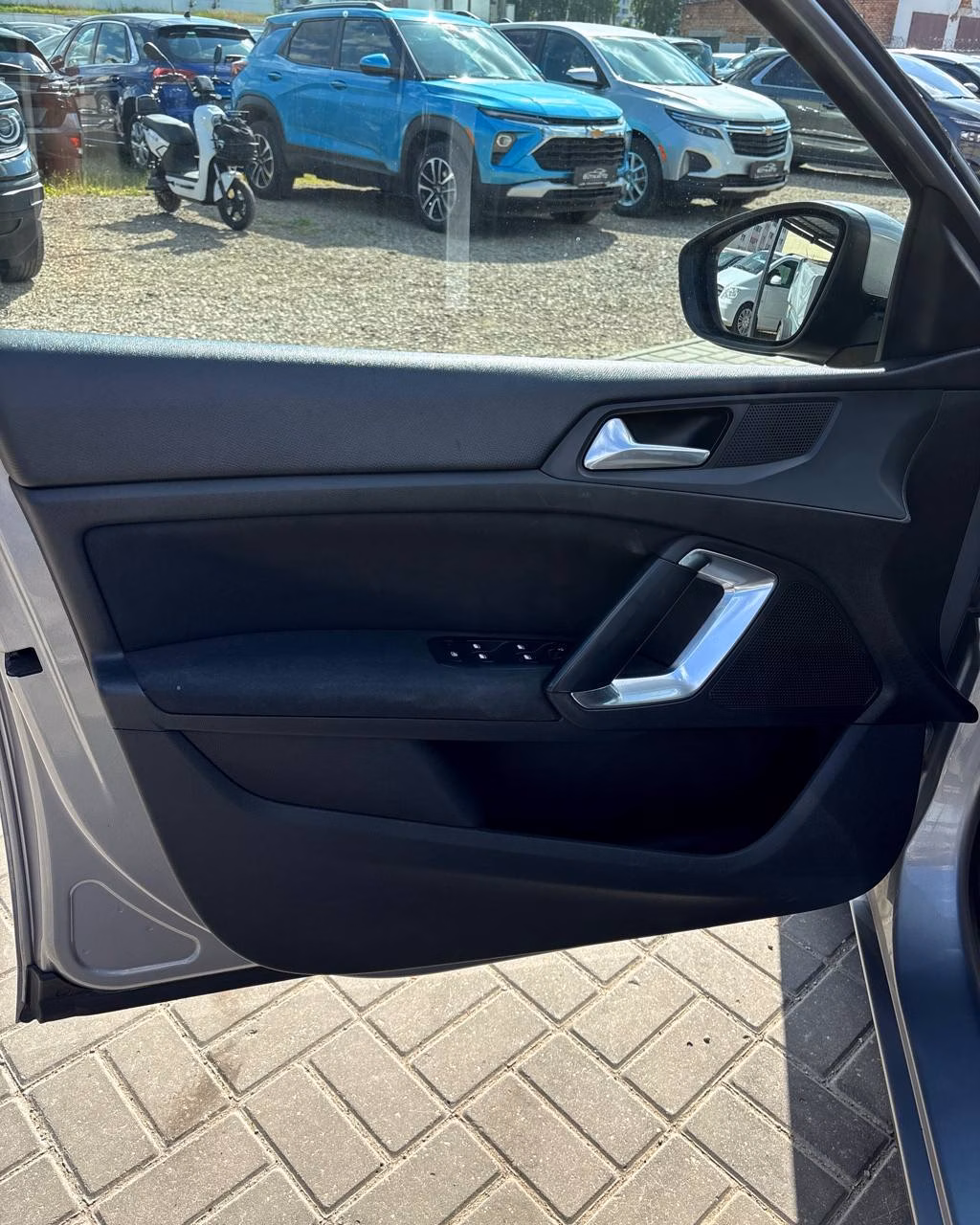 Peugeot 308 фото 9