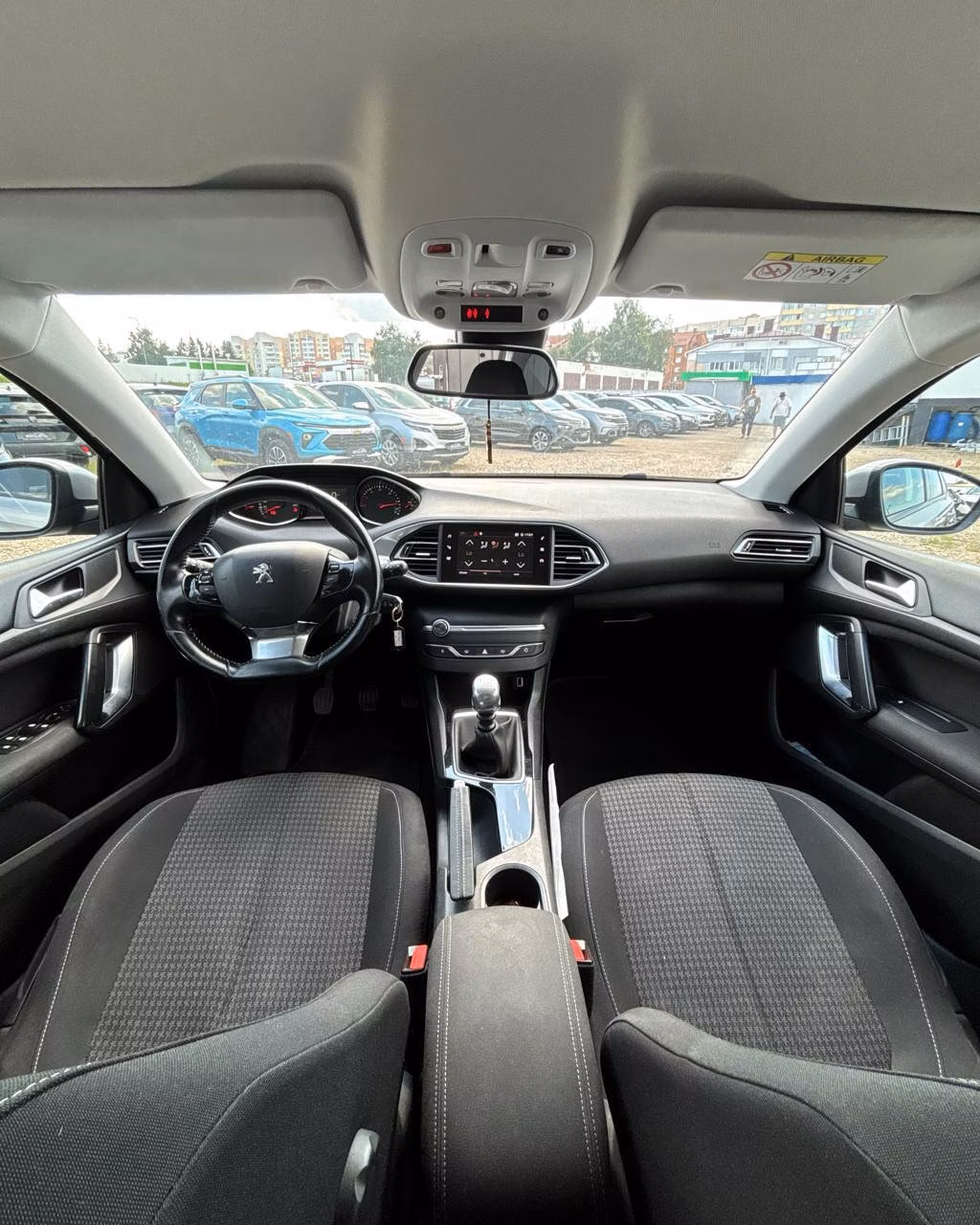 Peugeot 308 фото 11